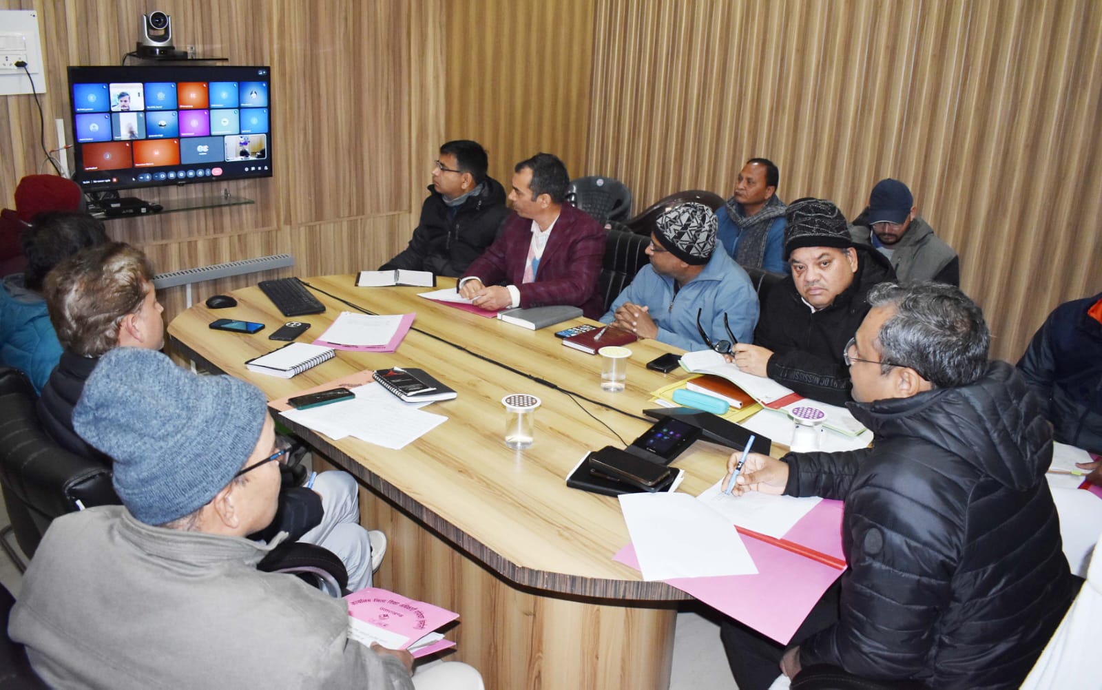 जिलाधिकारी की अध्यक्षता में वन भूमि हस्तांतरण प्रकरणों की वर्चुअल समीक्षा बैठक, शीघ्र निस्तारण के निर्देश