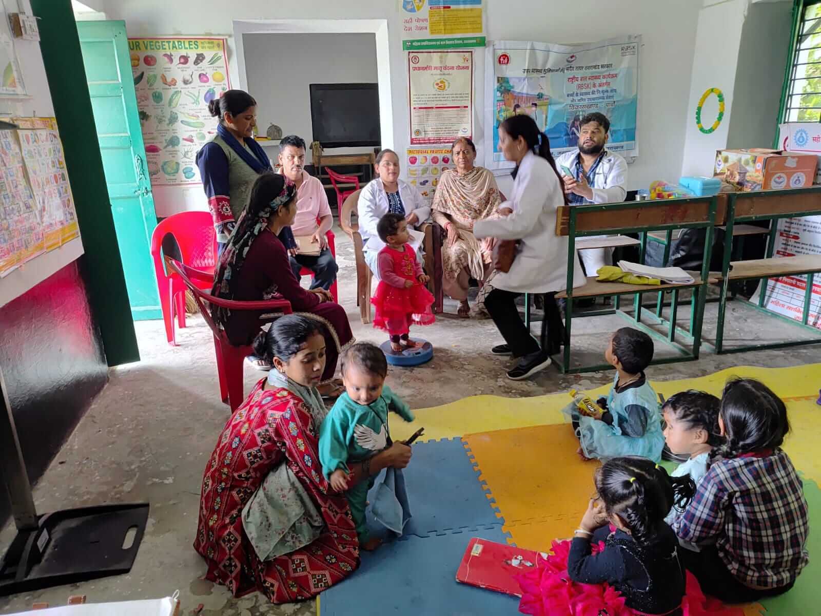 आंगनबाड़ी केंद्र सपलोड़ी में बच्चों की स्वास्थ्य जांच कर स्वच्छता और संतुलित आहार के प्रति किया जागरूक
