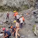 चीरवासा के पास क्षतिग्रस्त केदारनाथ पैदल मार्ग खोलने का काम युद्धस्तर पर शुरू